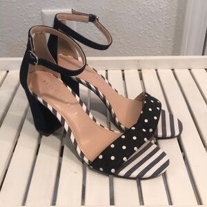 Kelly & Katie brand size 6M buckle closure block heel sandals- brand new